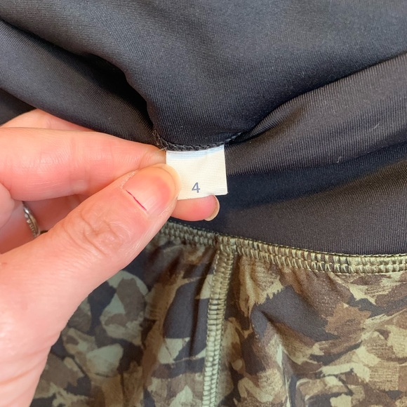 Lululemon camo shorts - Picture 2 of 4
